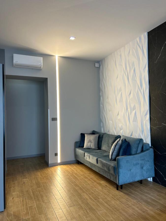 Central Family Boutique Apartments 2 Lviv Kültér fotó