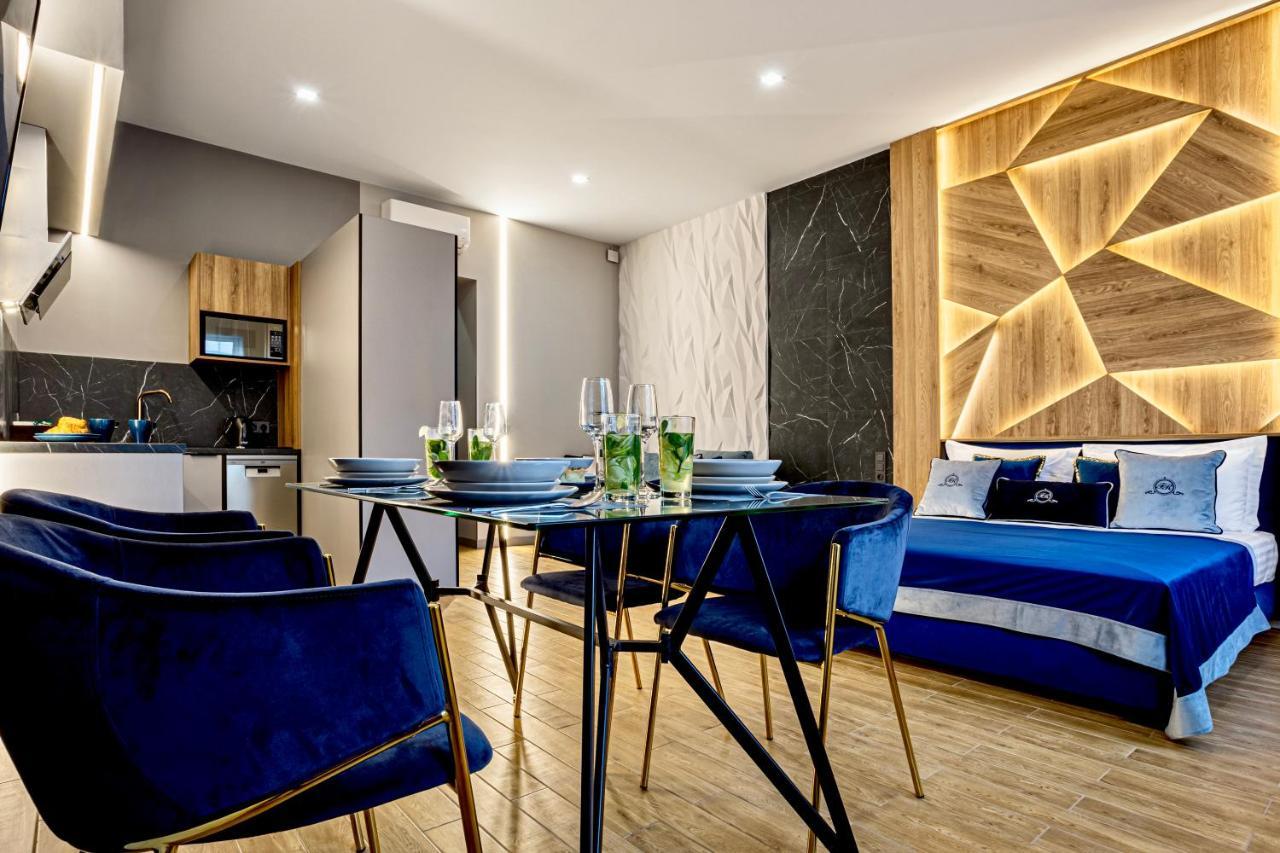 Central Family Boutique Apartments 2 Lviv Kültér fotó