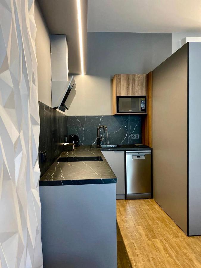Central Family Boutique Apartments 2 Lviv Kültér fotó