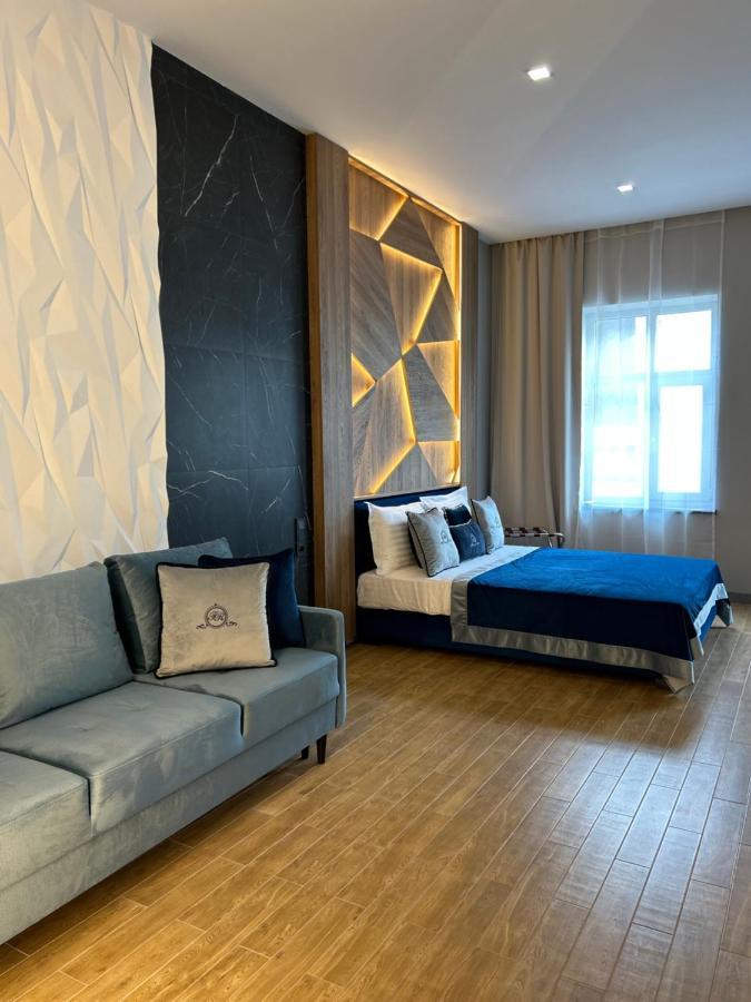 Central Family Boutique Apartments 2 Lviv Kültér fotó