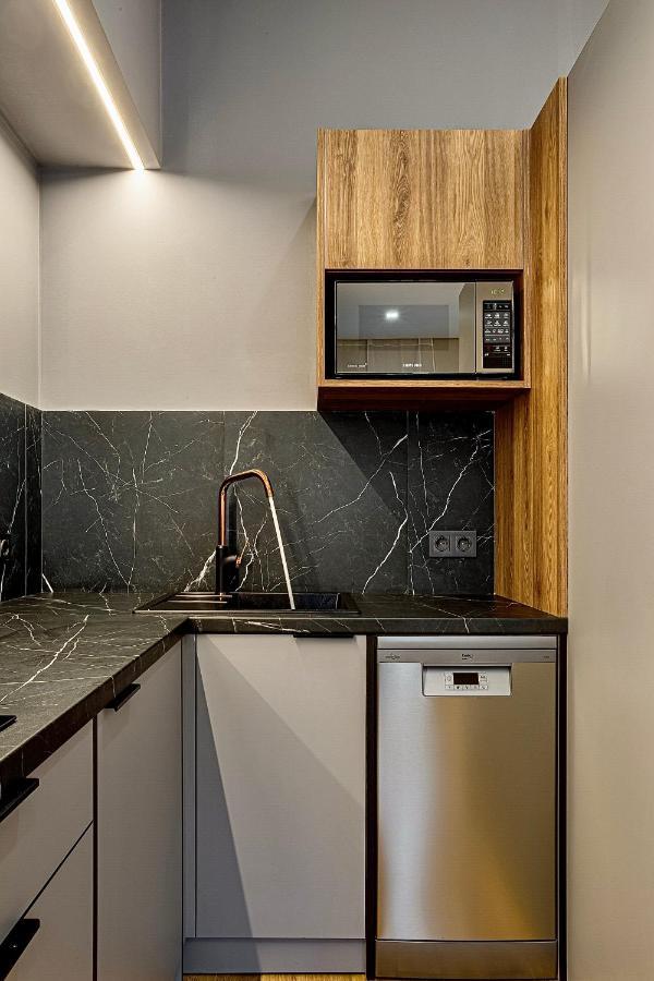 Central Family Boutique Apartments 2 Lviv Kültér fotó